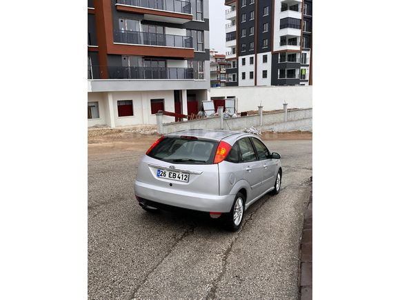 Sahibinden Ford Focus 1.6 Ghia 2001 Model  246.000 km Gri
