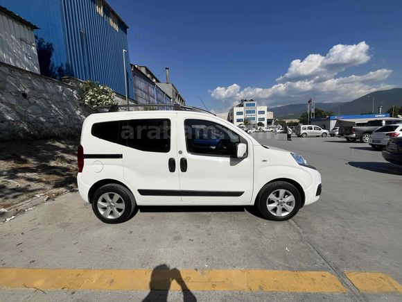 Sahibinden Fiat Fiorino Combi 1.3 Multijet Safeline 2023 Model  30.650 km Beyaz