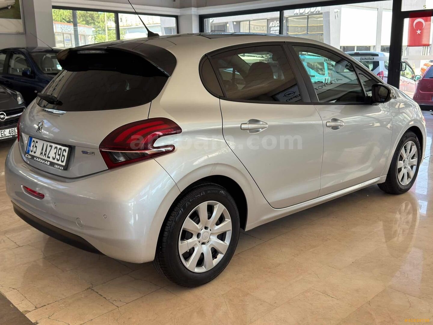 Galeriden Peugeot 208 1.2 PureTech Allure 2017 Model Bursa 89.000 km Gri 7