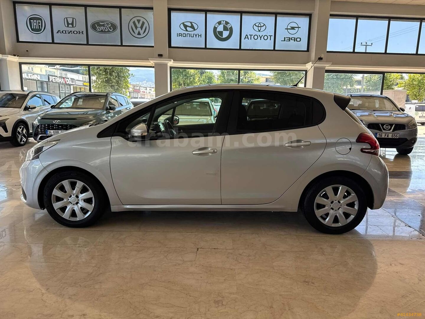 Galeriden Peugeot 208 1.2 PureTech Allure 2017 Model Bursa 89.000 km Gri 5