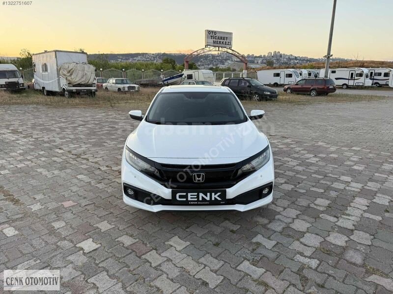 Galeriden Honda Civic 1.6i VTEC Eco Executive 2020 Model Kocaeli 95.000 km Beyaz