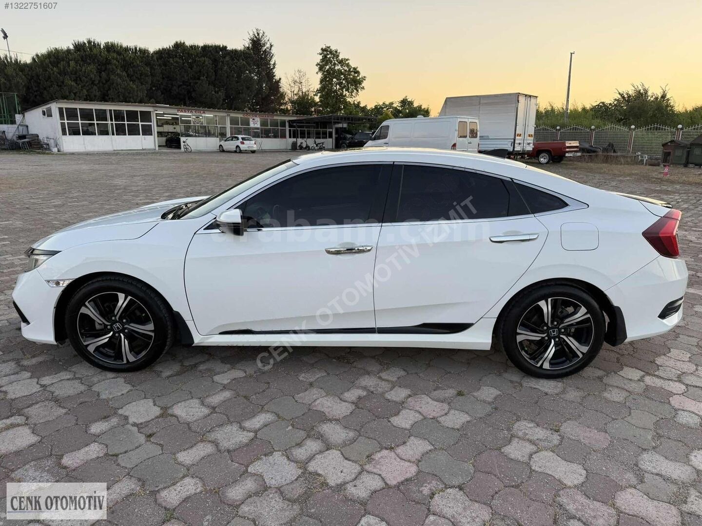 Galeriden Honda Civic 1.6i VTEC Eco Executive 2020 Model Kocaeli 95.000 km Beyaz 6