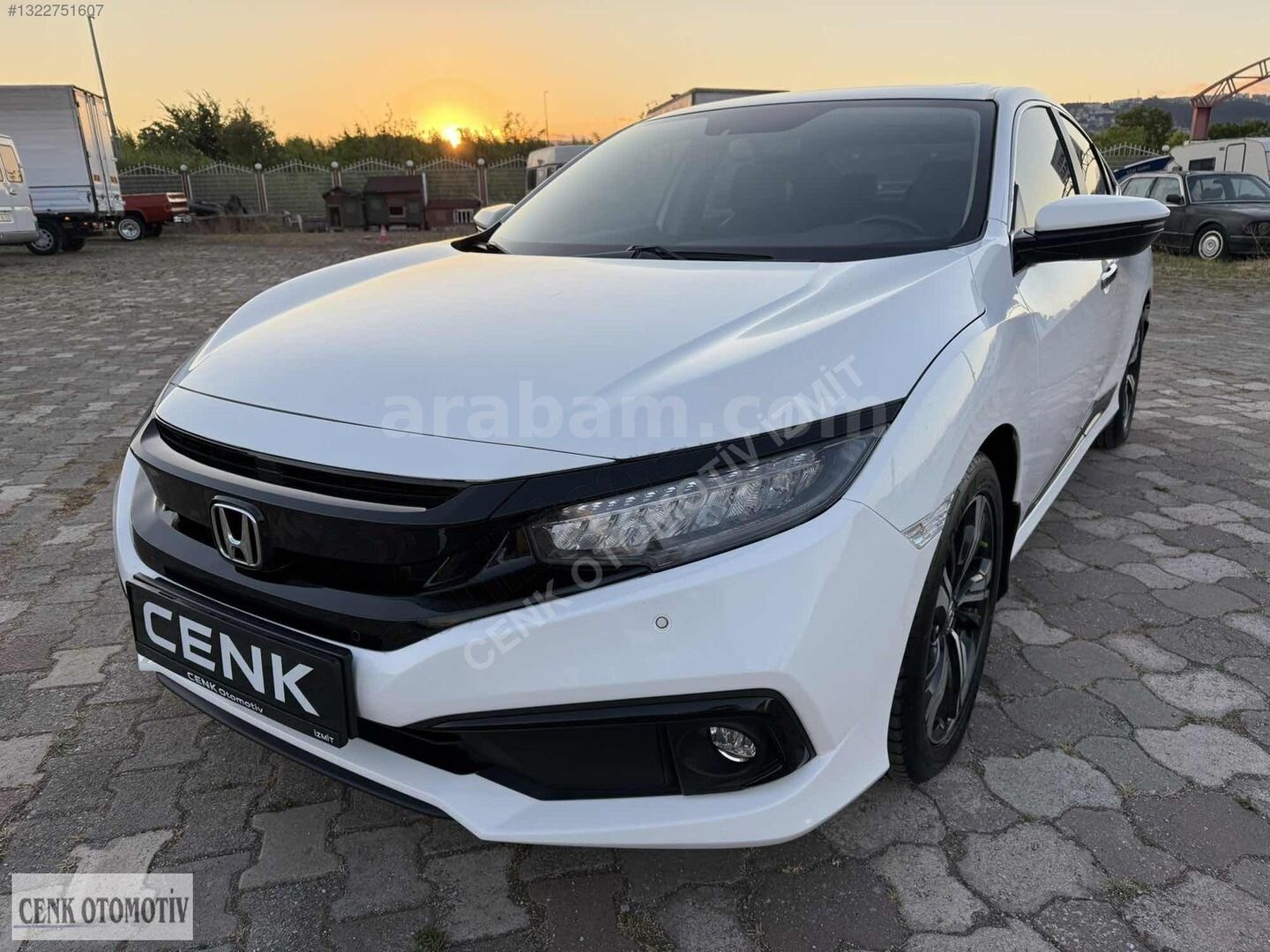 Galeriden Honda Civic 1.6i VTEC Eco Executive 2020 Model Kocaeli 95.000 km Beyaz 3