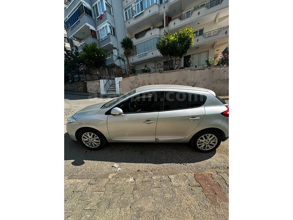 Sahibinden Renault Megane 1.5 dCi Privilege 2012 Model 