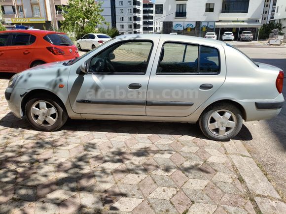 Sahibinden Renault Clio 1.4 Authentique 2004 Model  248.000 km Gri (Gümüş)