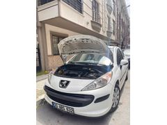 Sahibinden Peugeot 207 1.4 VTi Premium 2009 Model  206.000 km Beyaz