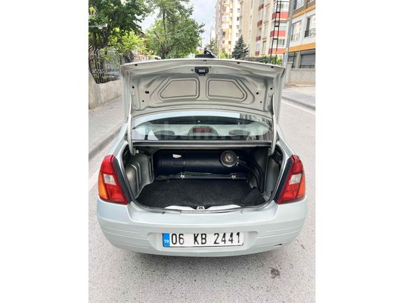 Sahibinden Renault Clio 1.4 RNA 2000 Model 