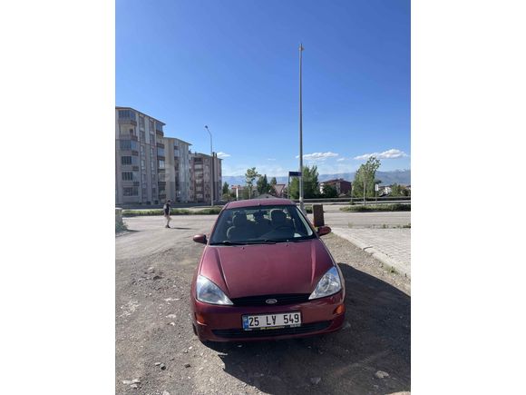 Sahibinden Ford Focus 2.0 Ghia 2000 Model  264.000 km Kırmızı