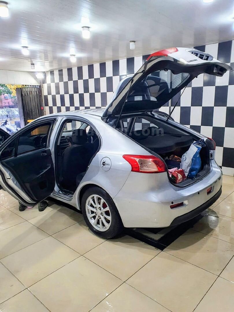 Sahibinden Mitsubishi Lancer 1.6 Invite 2011 Model Aydın 175.860 km Gri (Gümüş) 5