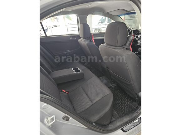 Mitsubishi Lancer 1.6 Invite 2011 Full