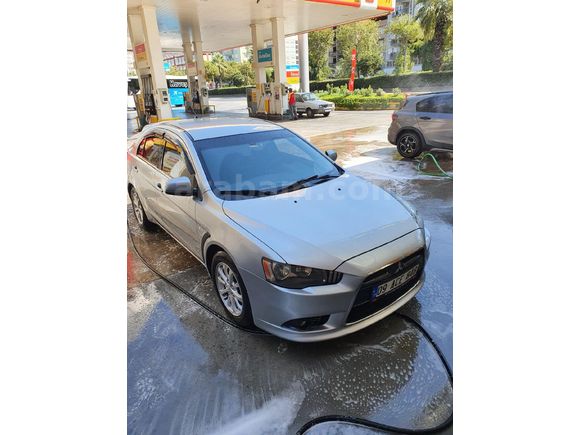 Mitsubishi Lancer 1.6 Invite 2011 Full