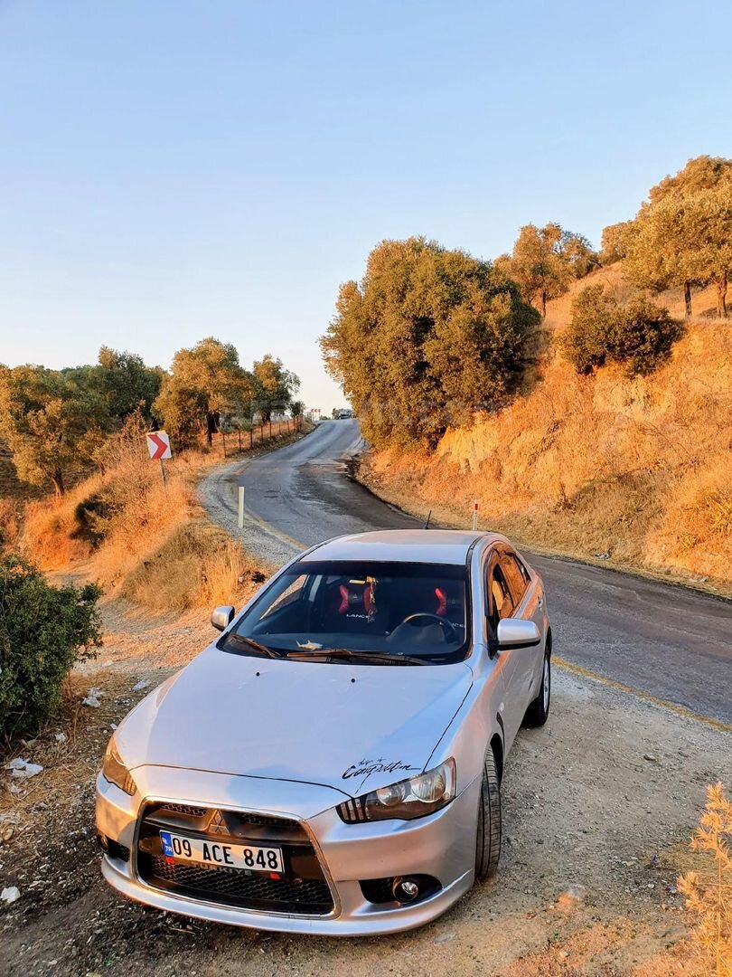 Sahibinden Mitsubishi Lancer 1.6 Invite 2011 Model Aydın 175.860 km Gri (Gümüş) 4