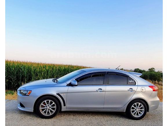 Mitsubishi Lancer 1.6 Invite 2011 Full