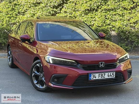 BOYASIZ 2021 MAKYAJLI CİVİC 1.5 VTEC ECO EXECUTİVE PLUS 88.000KM