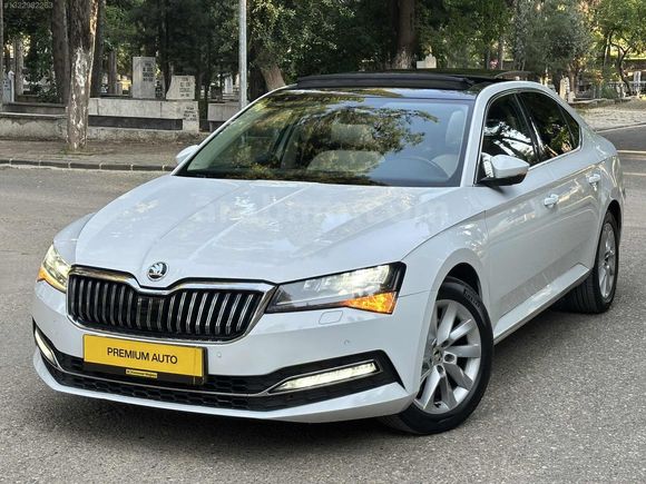 HATASIZ AYARINDA SKODA SUPERB CAM TAVAN İÇİ BEJ