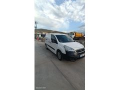 Sahibinden Peugeot Partner 1.6 HDI Comfort Pack 2017 Model  185.000 km Beyaz