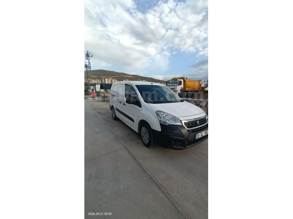 Sahibinden Peugeot Partner 1.6 HDI Comfort Pack 2017 Model  185.000 km Beyaz