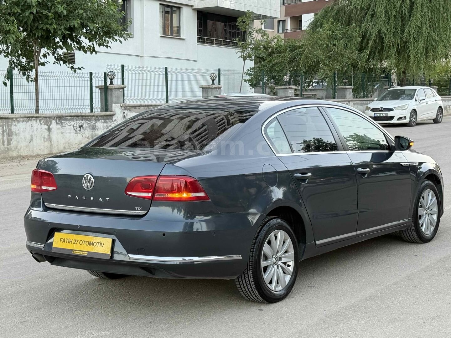 Galeriden Volkswagen Passat 1.6 TDi BlueMotion Comfortline 2011 Model Gaziantep 330.000 km Gri 5