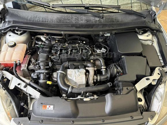 ÇOK TEMİZ_BAKIMLI_1.6 DİZEL_2011 TREND X_SEDAN FOCUS