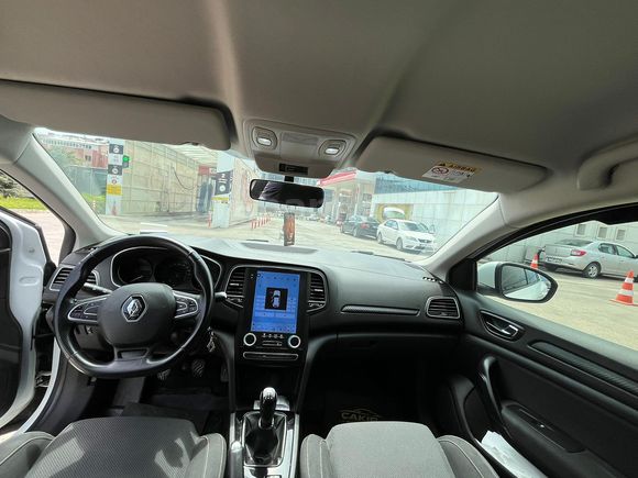 Sahibinden Renault Megane 1.6 Joy 2016 Model  temiz bakımlı arac 