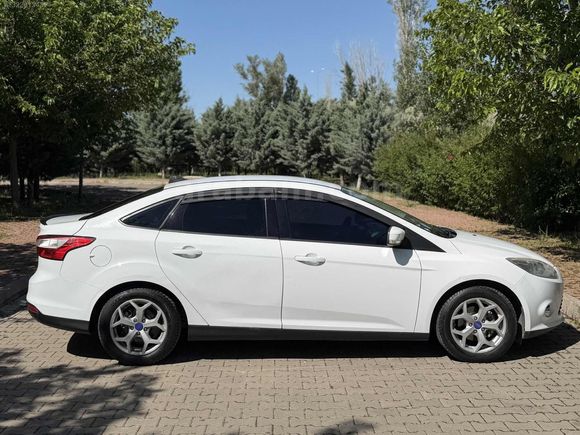 2013 MODEL TEK PARÇA BOYALI TEMİZZ AİLE ARACII