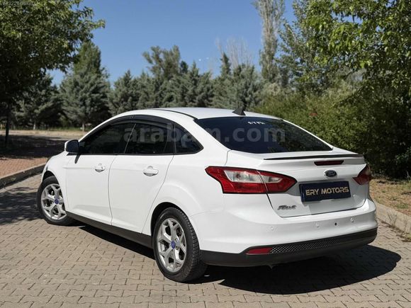 2013 MODEL TEK PARÇA BOYALI TEMİZZ AİLE ARACII