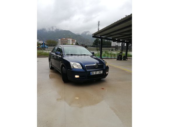 Sahibinden Toyota Avensis 1.6 Comfort 2005 Model  195.000 km Lacivert