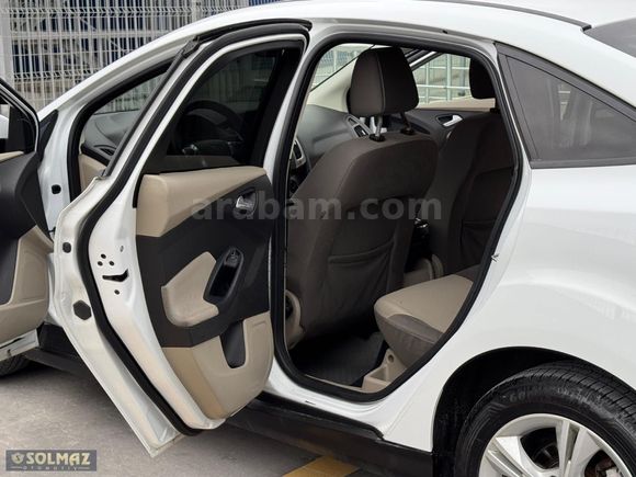 2014 FORD FOCUS TREND X 223 BİNDE