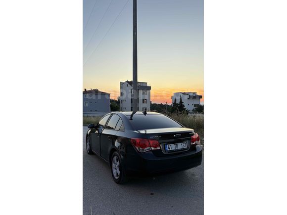İLK SAHİBINDEN TEMIZ CHEVROLET CRUZE