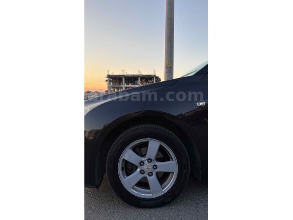 İLK SAHİBINDEN TEMIZ CHEVROLET CRUZE