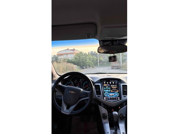 İLK SAHİBINDEN TEMIZ CHEVROLET CRUZE