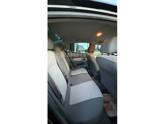 İLK SAHİBINDEN TEMIZ CHEVROLET CRUZE