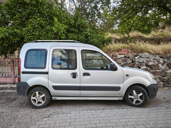 Sahibinden renault kangoo 1.5 2005 Model