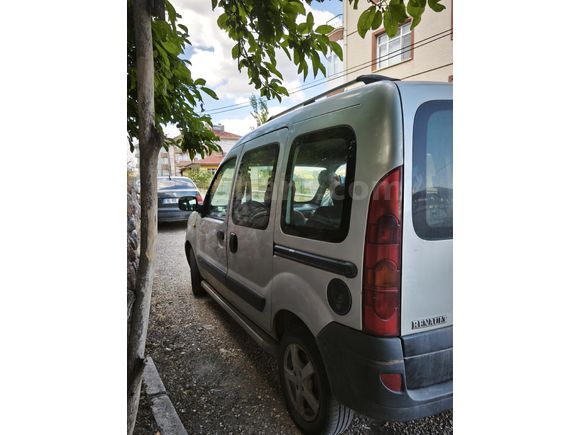 Sahibinden renault kangoo 1.5 2005 Model