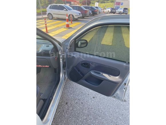 Sahibinden Renault Clio 1.4 RTA 2001 Model 