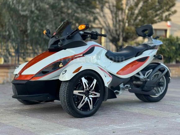 CAN - AM SPYDER 28.000 KM DE 