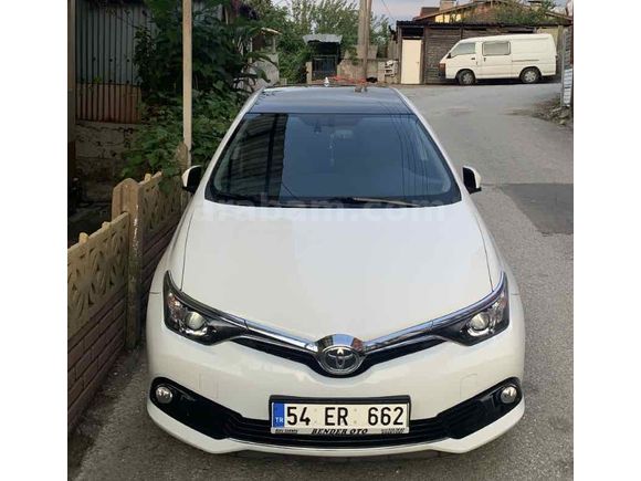 Sahibinden Toyota Auris 1.6 Advance Skypack 2016 Model 