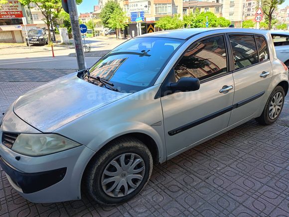 Sahibinden Renault Megane 1.4 Authentique 2004 Model 