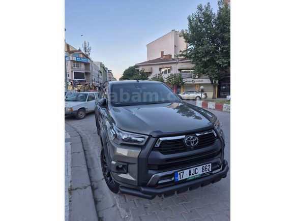 Sahibinden Toyota Hilux 2.4 D-4D 4x4 Invincible 2022 Model