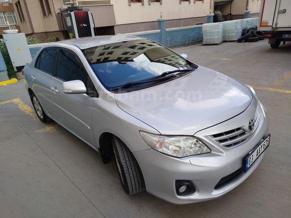 Memur'dan Toyota Corolla 1.4 D-4D Elegant 2012 Model  262.000 km Gri (Gümüş)
