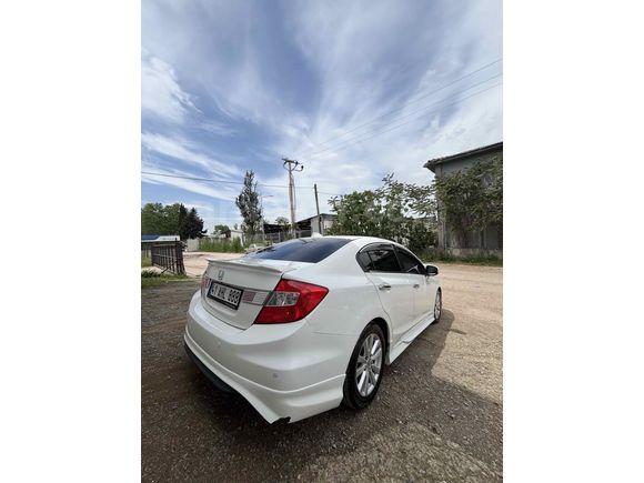 Sahibinden Honda Civic 1.6i VTEC Eco Elegance 2012 Model 