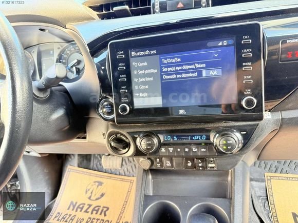 Galeriden Toyota Hilux 2.4 D-4D 4x4 Invincible 2023 Model