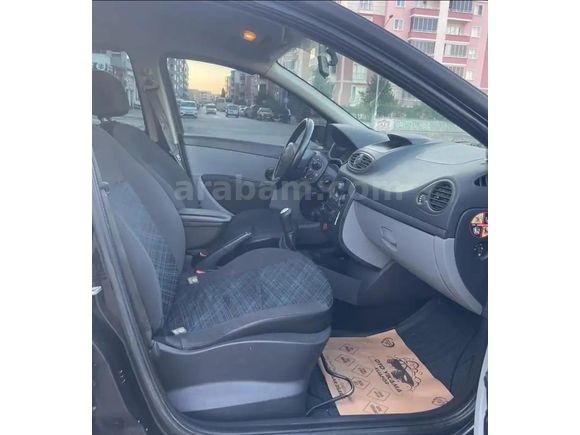 Sahibinden Renault Clio 1.4 Authentique 2006 Model
