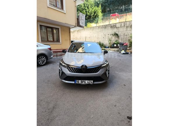 Sahibinden Renault Clio 1.0 TCe Techno Esprit Alpine 2025 Model Bursa 6.001 km Gri