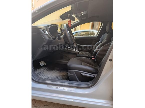 Sahibinden Renault Clio 1.0 TCe Techno Esprit Alpine 2025 Model Bursa 6.001 km Gri