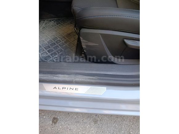 Sahibinden Renault Clio 1.0 TCe Techno Esprit Alpine 2025 Model Bursa 6.001 km Gri