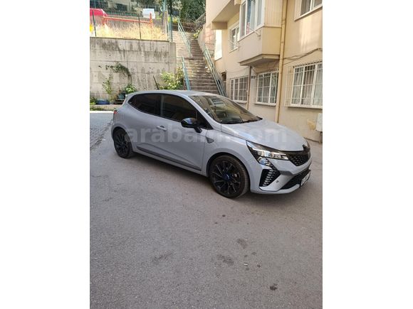 Sahibinden Renault Clio 1.0 TCe Techno Esprit Alpine 2025 Model Bursa 6.001 km Gri