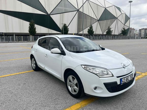 Sahibinden Renault Megane 1.6 Expression 2010 Model  226.000 km Beyaz