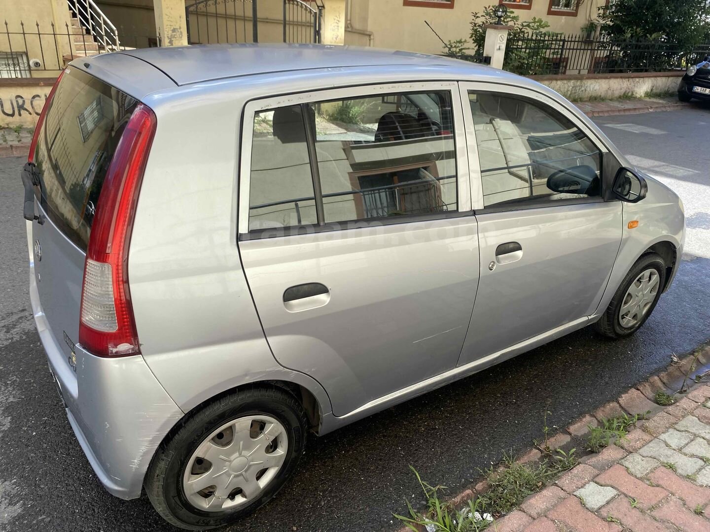 Sahibinden Daihatsu Cuore 1.0 Low Grade 2004 Model İstanbul 195.000 km Gri (Gümüş) 4