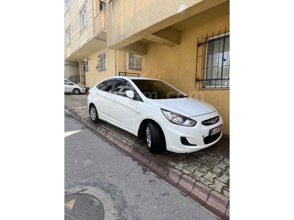 Sahibinden Hyundai Accent Blue 1.6 CRDI Biz 2014 Model  142.481 km Beyaz